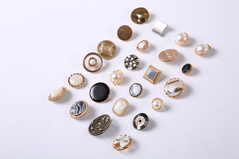 Plastic button assembly
